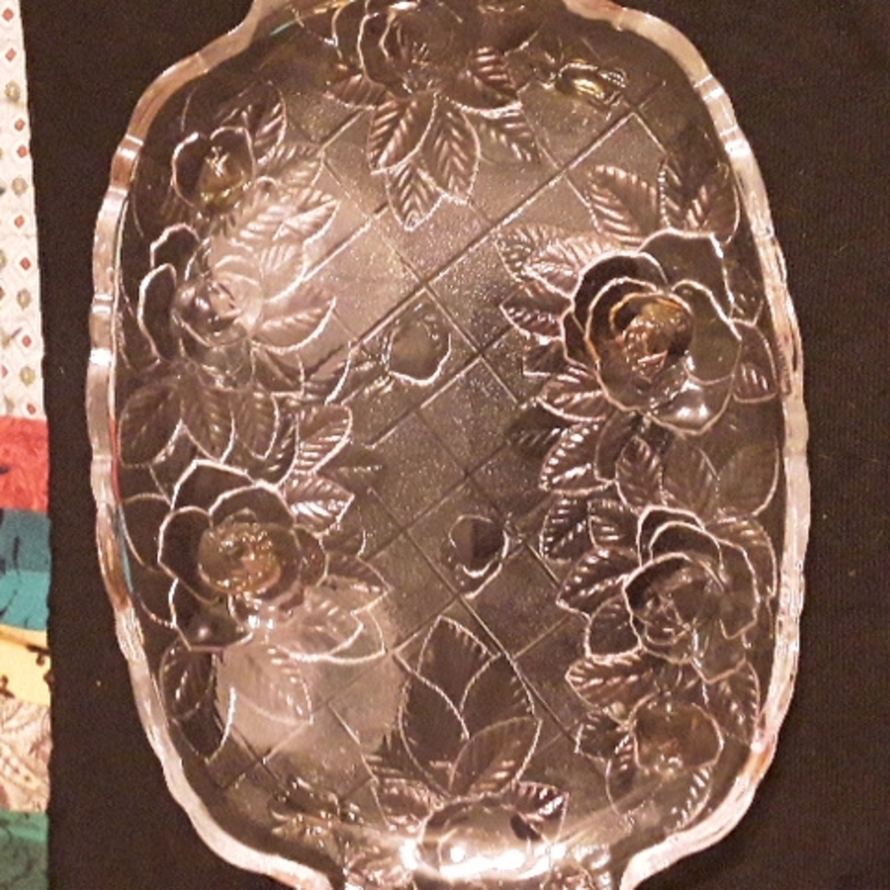Crystal serving tray embellished with roses